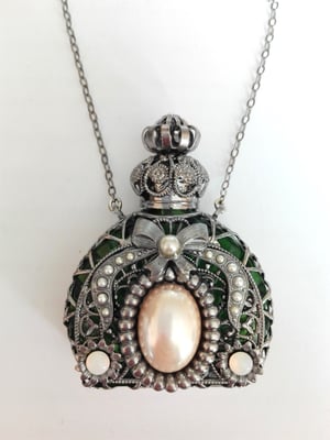 Photo 6 : ref. 457086 :  H. 6.1 cm / 6 ml  / Collier en chaîne 76 cm