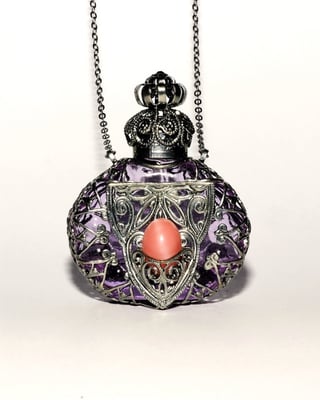 Photo 9 : ref. 532086 :  H. 5.7 cm / 6 ml / Collier en chaîne 76 cm