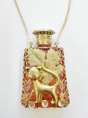 Photo 6 : ref. 481867 :  H. 6.8 cm / 10 ml / Collier en chaîne 76 cm