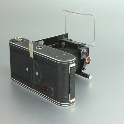 Contessa Nettel Cocarette I Lux  6 x 9cm  ca 1921  ©  engel-art.ch