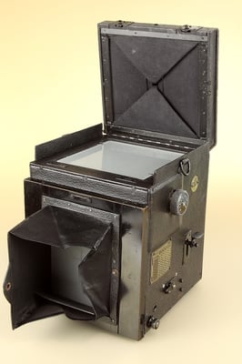 Mentor 9x12cm  ~ 1920  © engel-art.ch