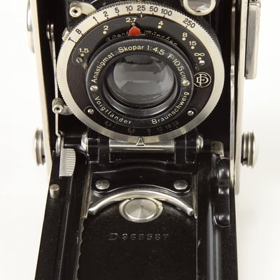 VOIGTLÄNDER  Bessa 1932  ©  engel-art.ch