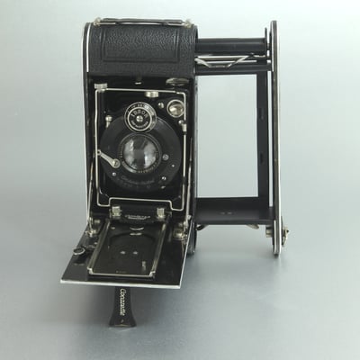 Contessa Nettel Cocarette I Lux  6 x 9cm  ca 1921  ©  engel-art.ch