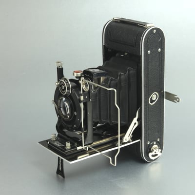 Contessa Nettel Cocarette I Lux  6 x 9cm  ca 1921  ©  engel-art.ch