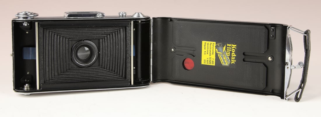 KODAK Junior 620 (Art-Deco) 1937-1939  ©  engel-art.ch
