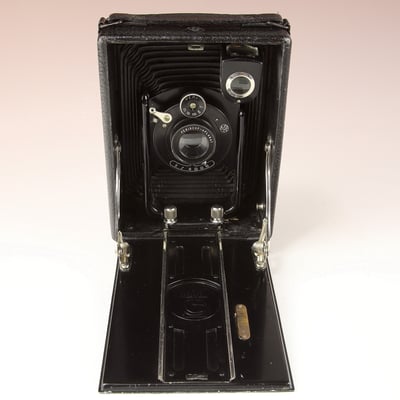 NETTEL Taxo  Laufbodenkamera 9x12cm ~ 1914  ©  engel-art.ch