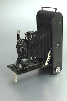 Contessa Nettel Cocarette  c 1920  ©  engel-art.ch