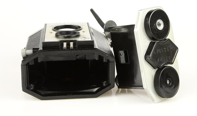 KODAK Brownie Reflex Synchro Model 1941-52  ©  engel-art.ch