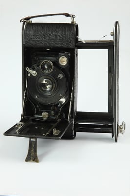 CONTESSA NETTEL Cocarette O   ©  engel-art.ch