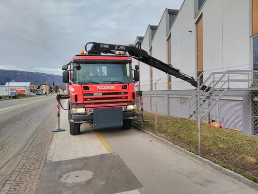 Lastwagenkran - Reusser Transporte AG Biberist