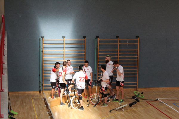 Einradhockey Schweizer Nationallmanschaft am Turnier in Möhrfelden