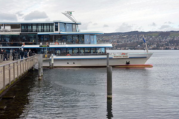 5049 / Schiffsteg Horgen, Panta Rhei / 6016 x 4000 / JPG-Datei 