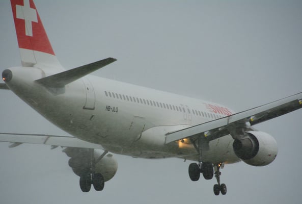 Nr. 5031 / Woche 31 / Anflug, Swiss Maschine auf Flughafen Zürich, Kloten / 6000 x 4000 / JPG-Datei 