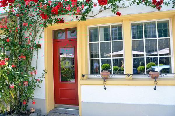 Nr. 5023 / Woche 23 / Altstadt Murten, Hauseingang / 6000 x 4000 / JPG-Datei 