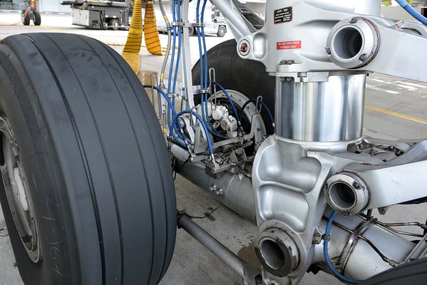 Nr. 2227 / 11.05.2014 / Flughafen Zürich / 6000 x 4000 / JPG-Datei