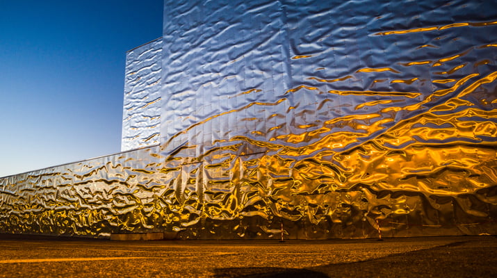 2020, Woche 18, Hausfasade in Spreitenbach