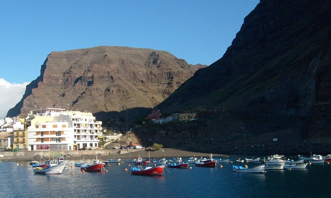 Vueltas, Hafen und Strand