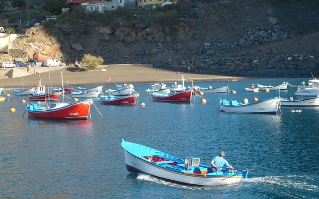 Vueltas, Hafen und Strand