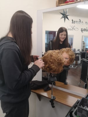 Larissa Novak bei Salon Andrea