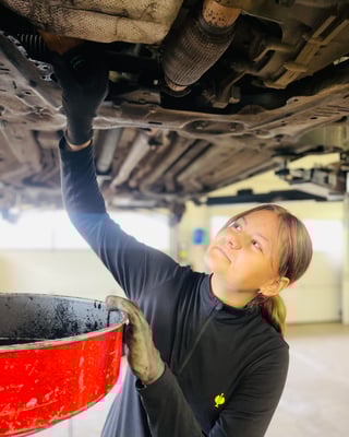 Sarah Trunk bei KFZ Divjak