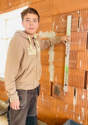 Nico Hernach bei Installateur Andreas Held