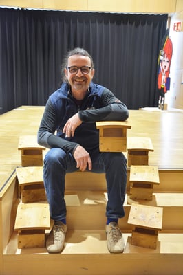 Gero Weidlich mit den Nistkästen, © Carolin Mattner, Photo AG