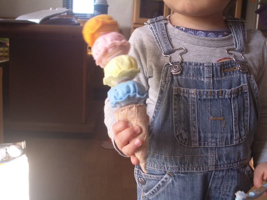 フェルトのアイスクリームで、フォーク・スプーンの練習おもちゃ