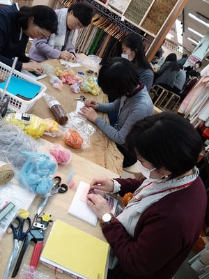 羊毛フェルトのブローチ