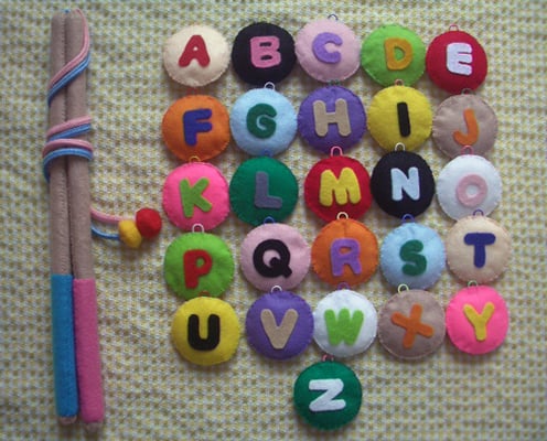アルファベットを覚えるフェルトの知育釣りおもちゃ