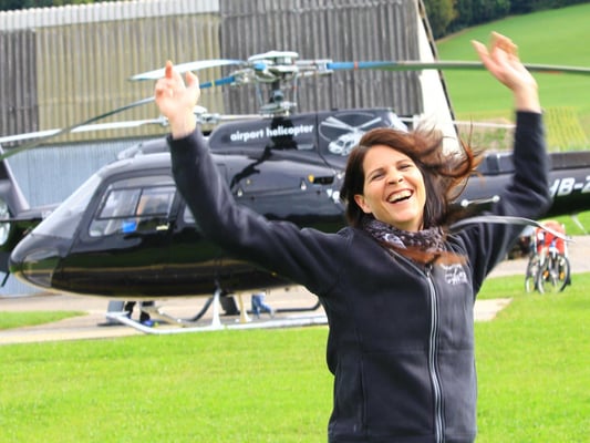 Freude bei Helikopterrundflug