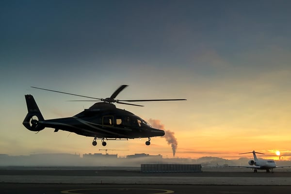 Am Ende eines langen Arbeitstages in Helikopter