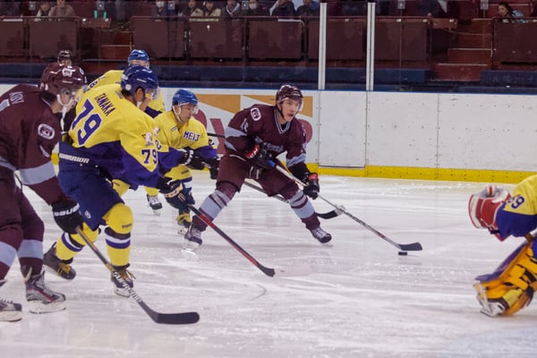 早稲田大学 2-4 明治大学