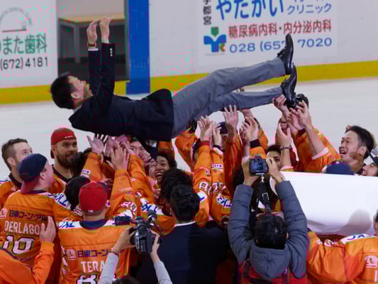 アイスバックス vs チャイナドラゴン: 春名, 飯村両氏の引退セレモニー