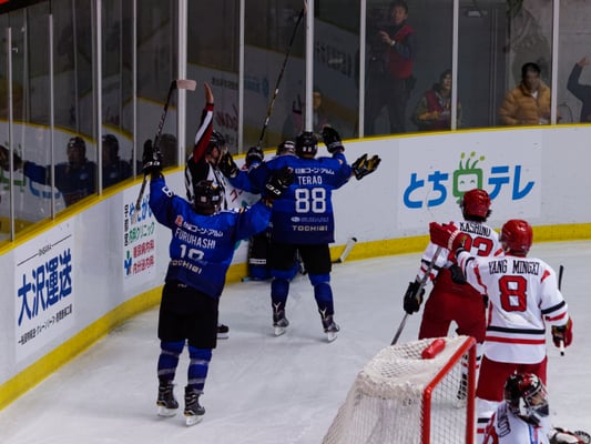 アイスバックス vs チャイナドラゴン: 河合選手のドライブからゴールを破ったがノーゴール