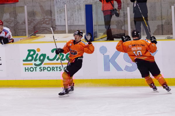 アイスバックス vs チャイナドラゴン: 古橋選手のゴール