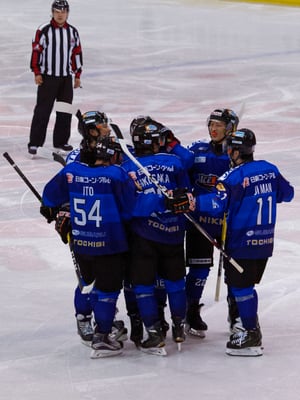 アイスバックス vs チャイナドラゴン: 彦坂選手の4点目