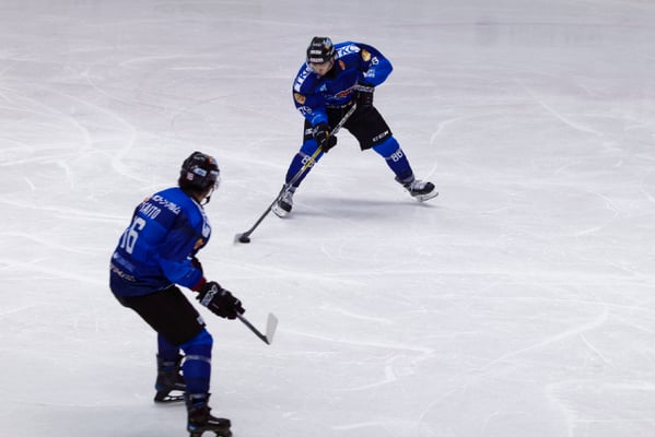 アイスバックス vs チャイナドラゴン: 彦坂選手の4点目