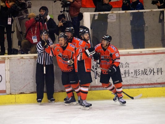 アイスバックス ソン・ドンファン選手がゴール