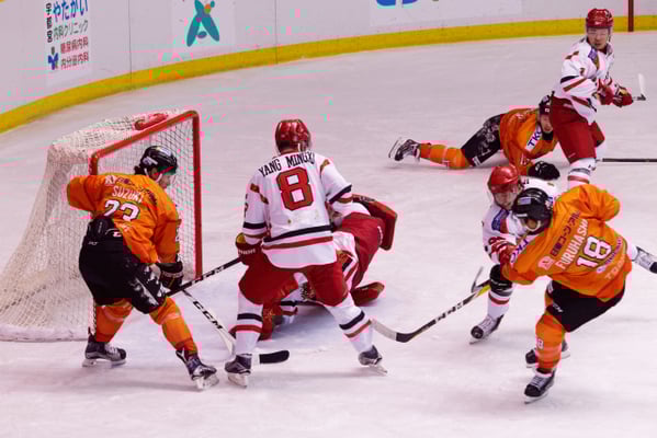 アイスバックス vs チャイナドラゴン: 古橋選手のゴール