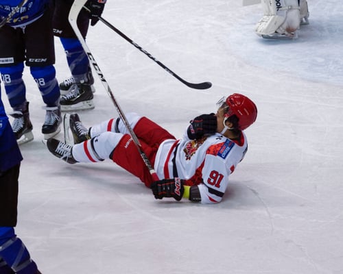 アイスバックス vs チャイナドラゴン: 近藤選手のゴール