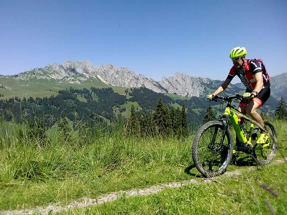 Mit dem E-Mountainbike unterwegs im Berner Oberland