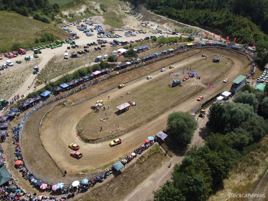Drohnenaufnahme der Stock-Car Rennstrecke in Exing