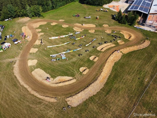 Drohnenaufnahme der Stock-Car Rennstrecke in Uttendorf