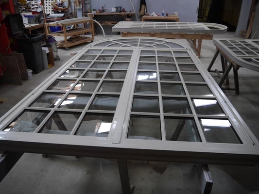 Fenêtre monumentale de l'escalier