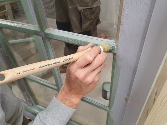 Mise en peinture et façon de réchampi