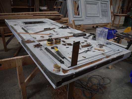 Pose des équerres pivots