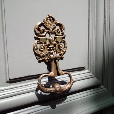 Détails de finition avec mise en patine