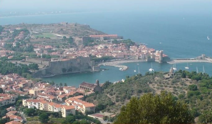 Vue du port depuis le château d'Elne