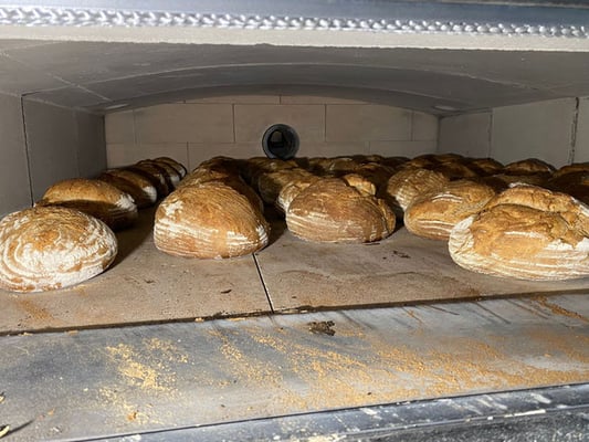 Holzofenbrot Backofen