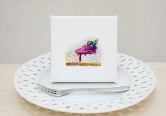 おやつシリーズ「レアチーズケーキ」10×10cm、刺繍